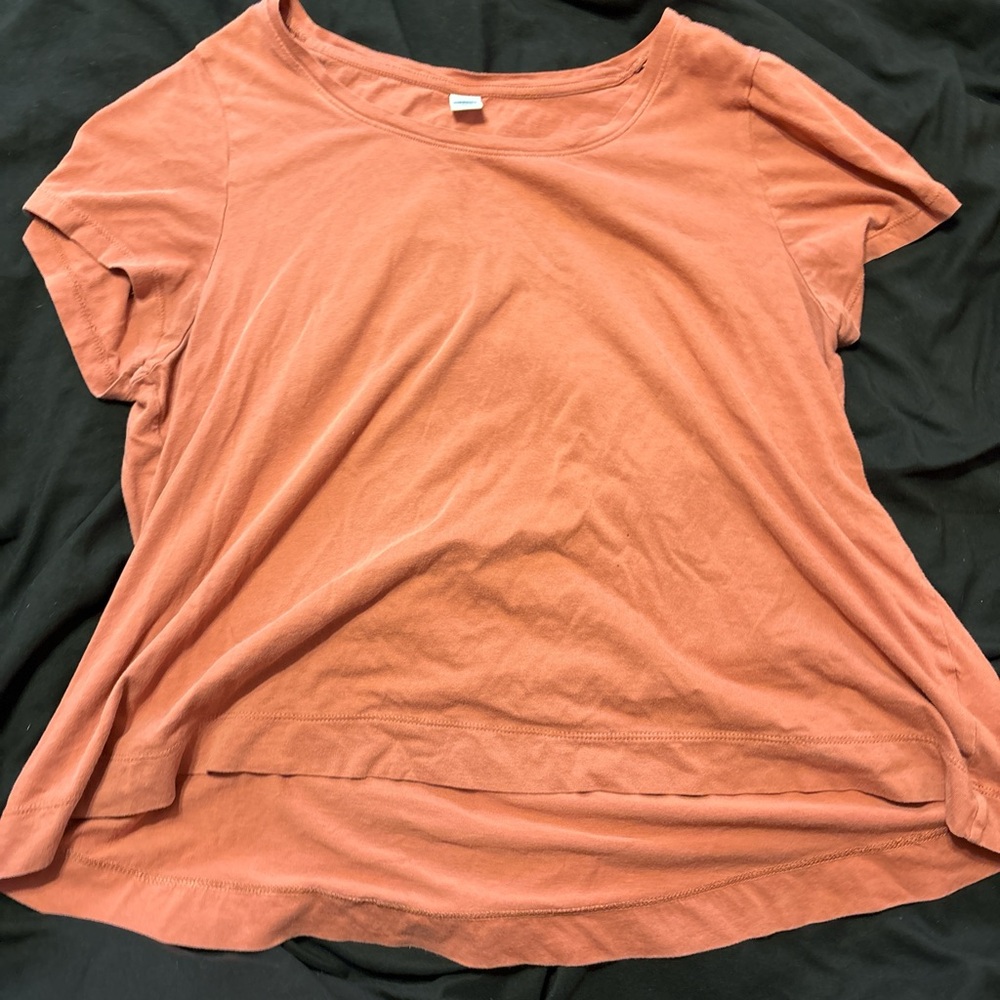 Old navy tee
